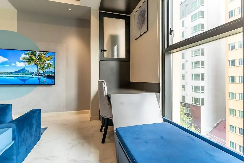 The Rixx Boutique- Opera House- Smarttv65In - Pool Apartment Ho Chi Minh City